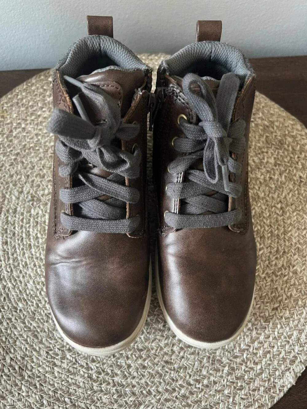 Cat & Jack Tennis Boots for Boys, Brown, Size 1. Kids shoes .